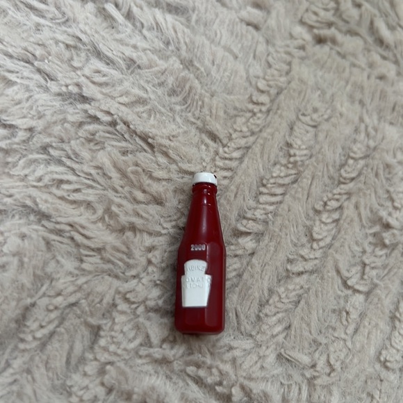 Heinz ketchup miniature bottle pin - Picture 14 of 16